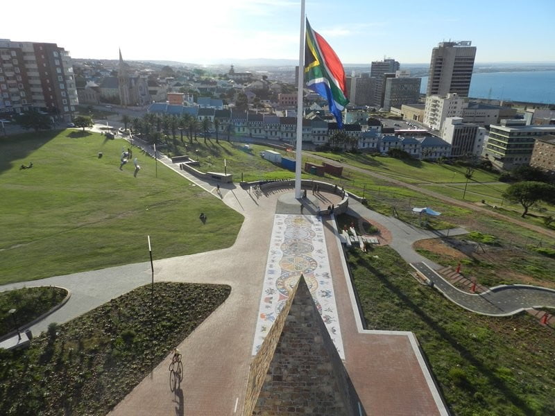 Nelson-mandela-statue-donkin-reserveve-port-elizabeth