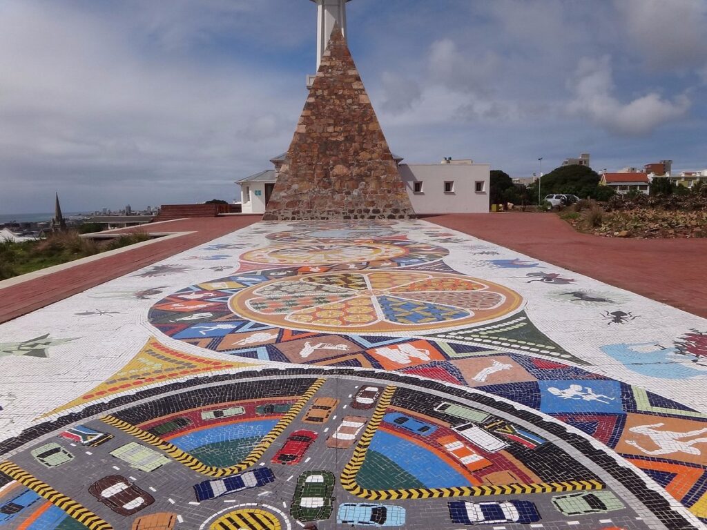 Nelson-mandela-statue-donkin-reserveve-port-elizabeth